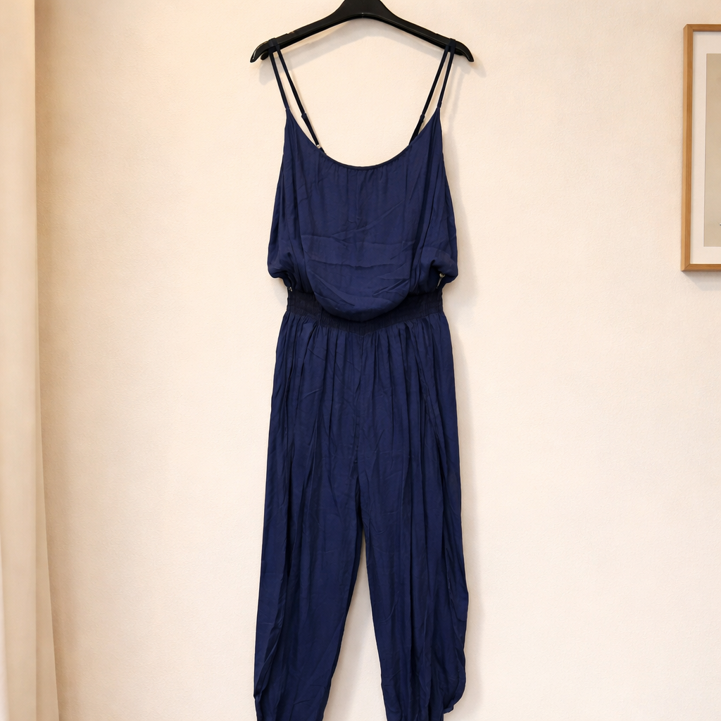 Jumpsuit mit Beinschlitz