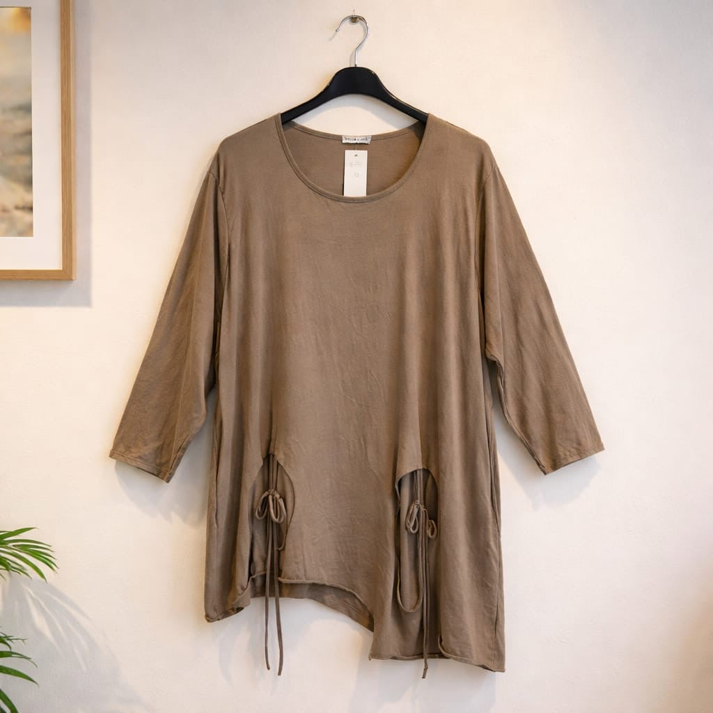 Shirt mit CutOuts