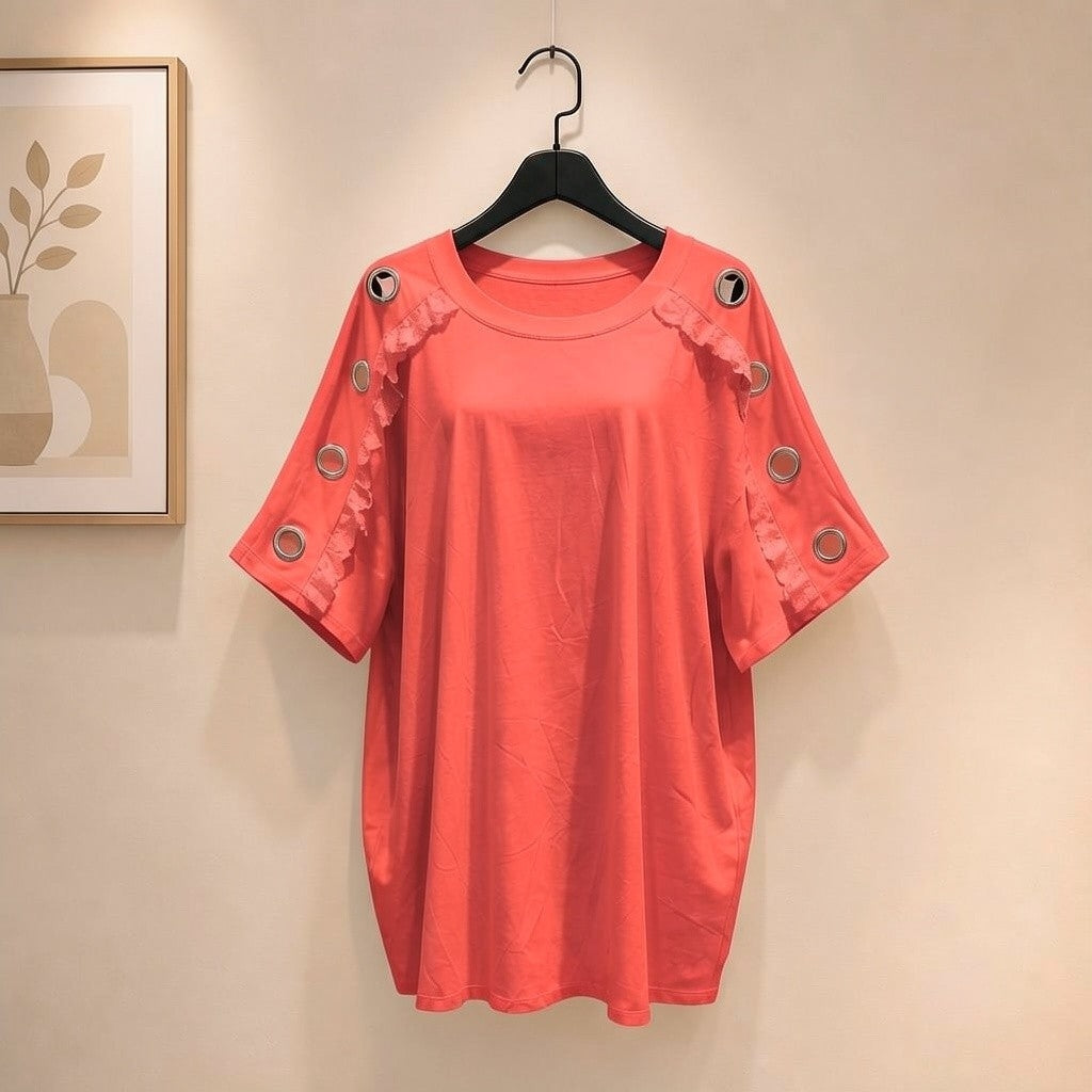 Shirt mit goldenen Ösen und coolen Rüschen