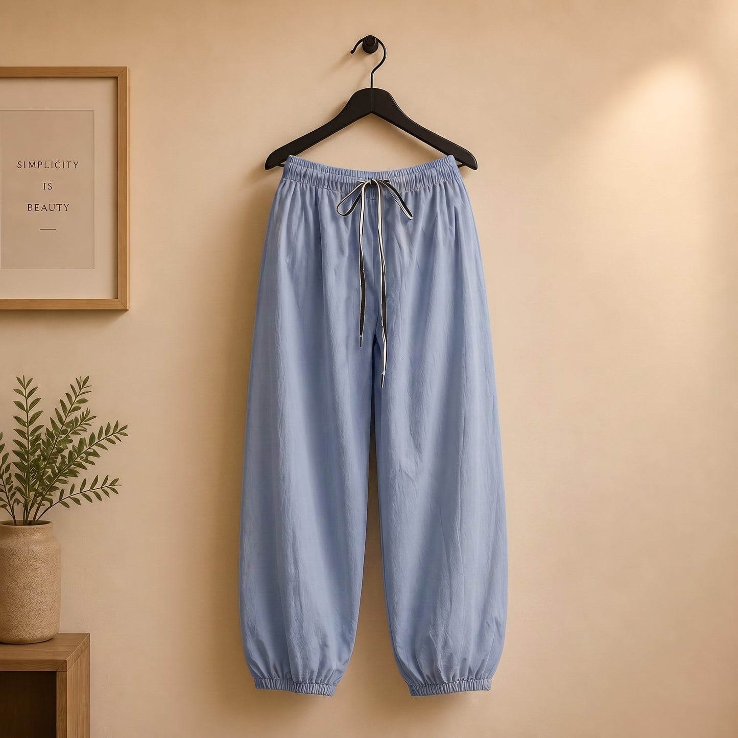 Leichte Baumwollhose mit Bündchen