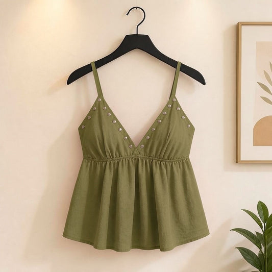 Croptop mit Nieten