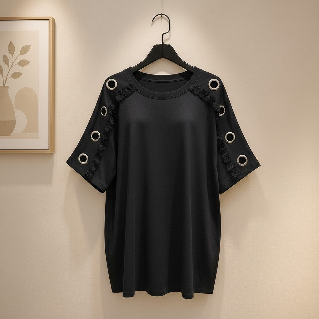 Shirt mit goldenen Ösen und coolen Rüschen