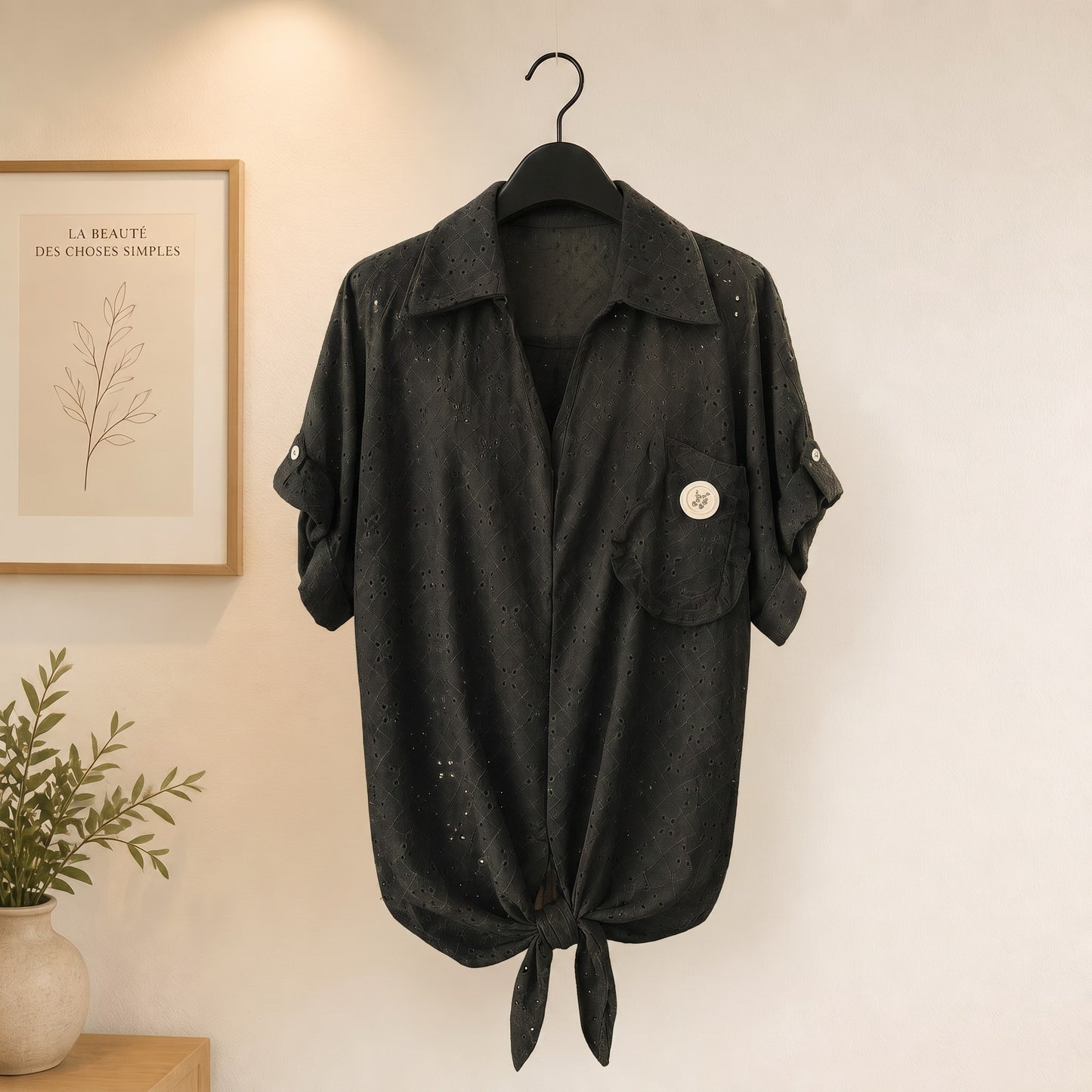 Bluse zum Binden mit Lochstickerei