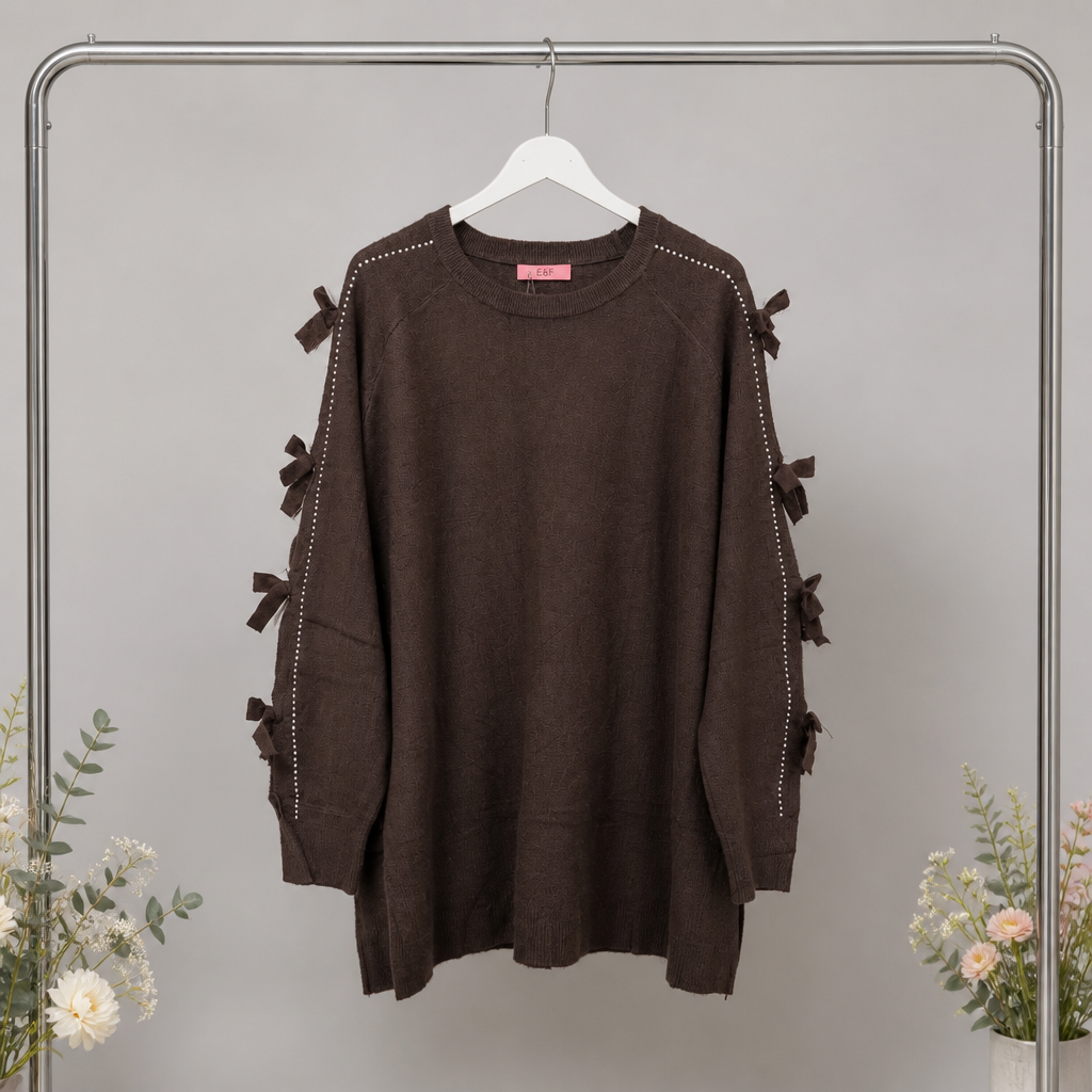 Strickpulli mit Cutouts und Schleifen