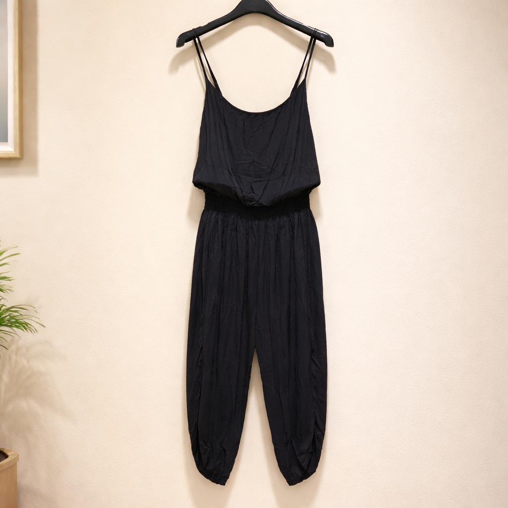 Jumpsuit mit Beinschlitz