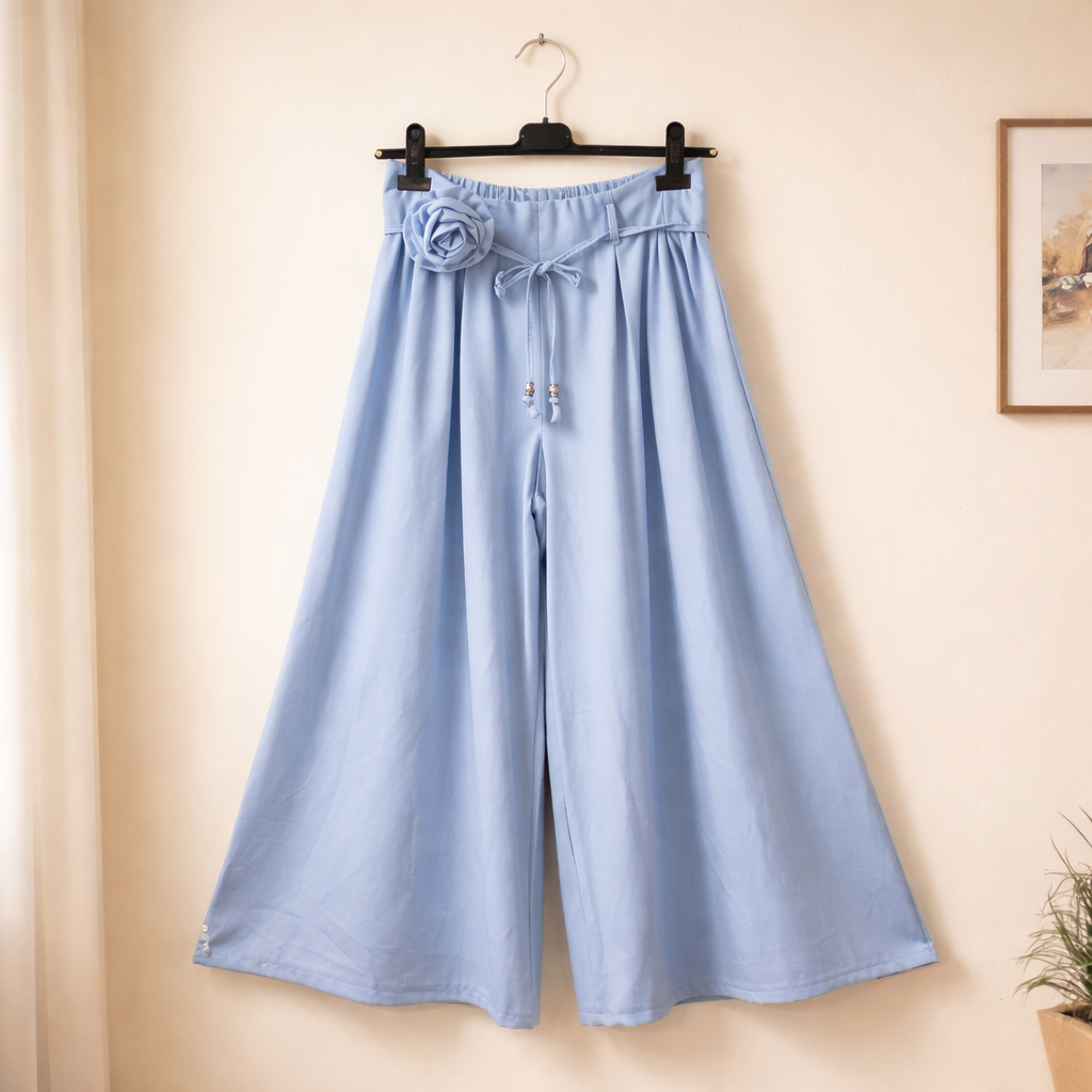 Elegante Hose mit Blumengürtel