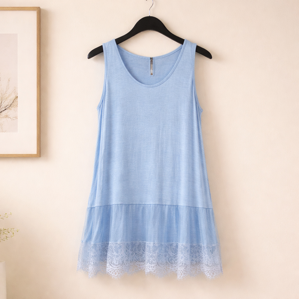 Kleid mit Spitzensaum