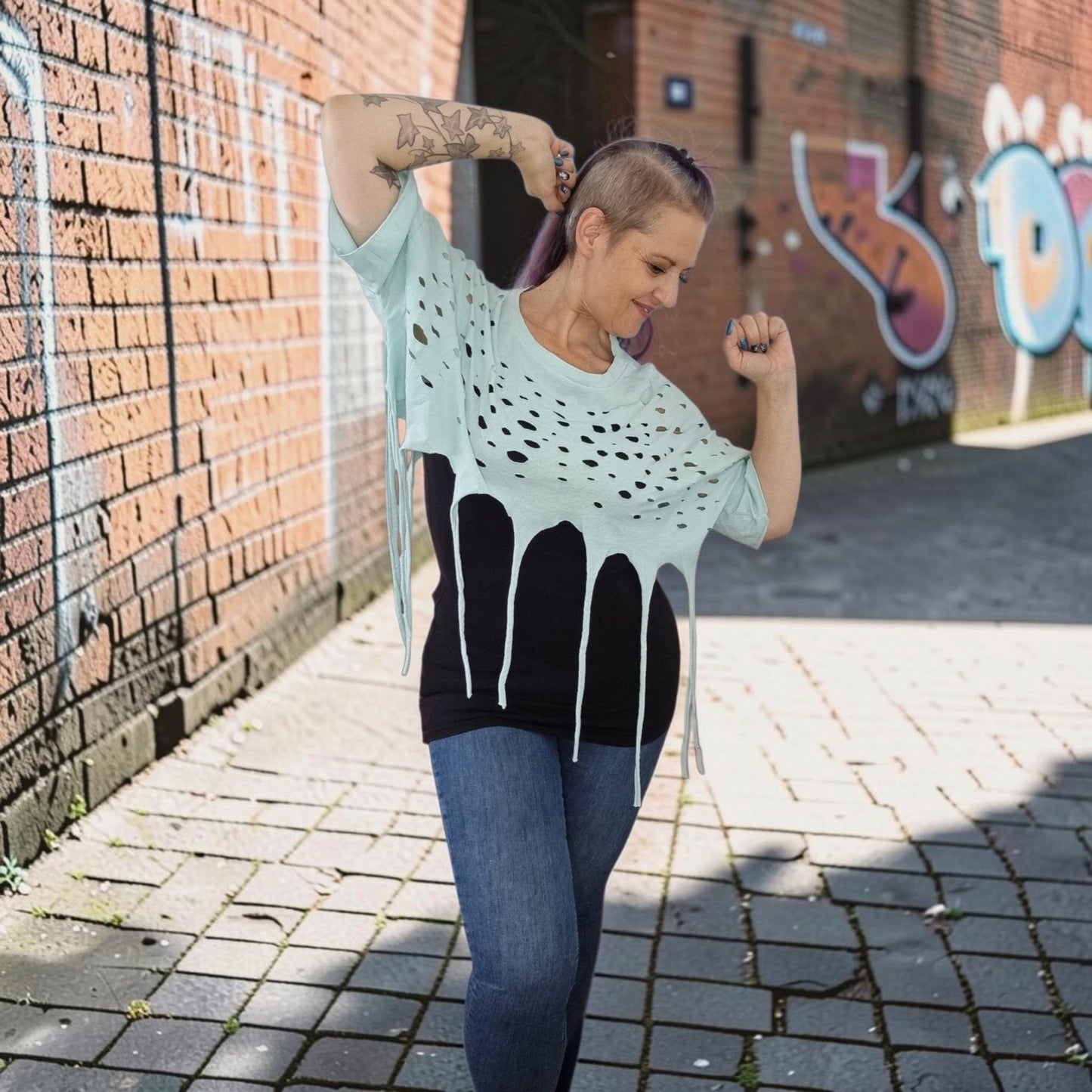 Crop Top mit Fransen und Cutouts