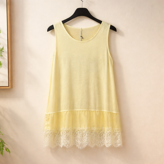 Kleid mit Spitzensaum