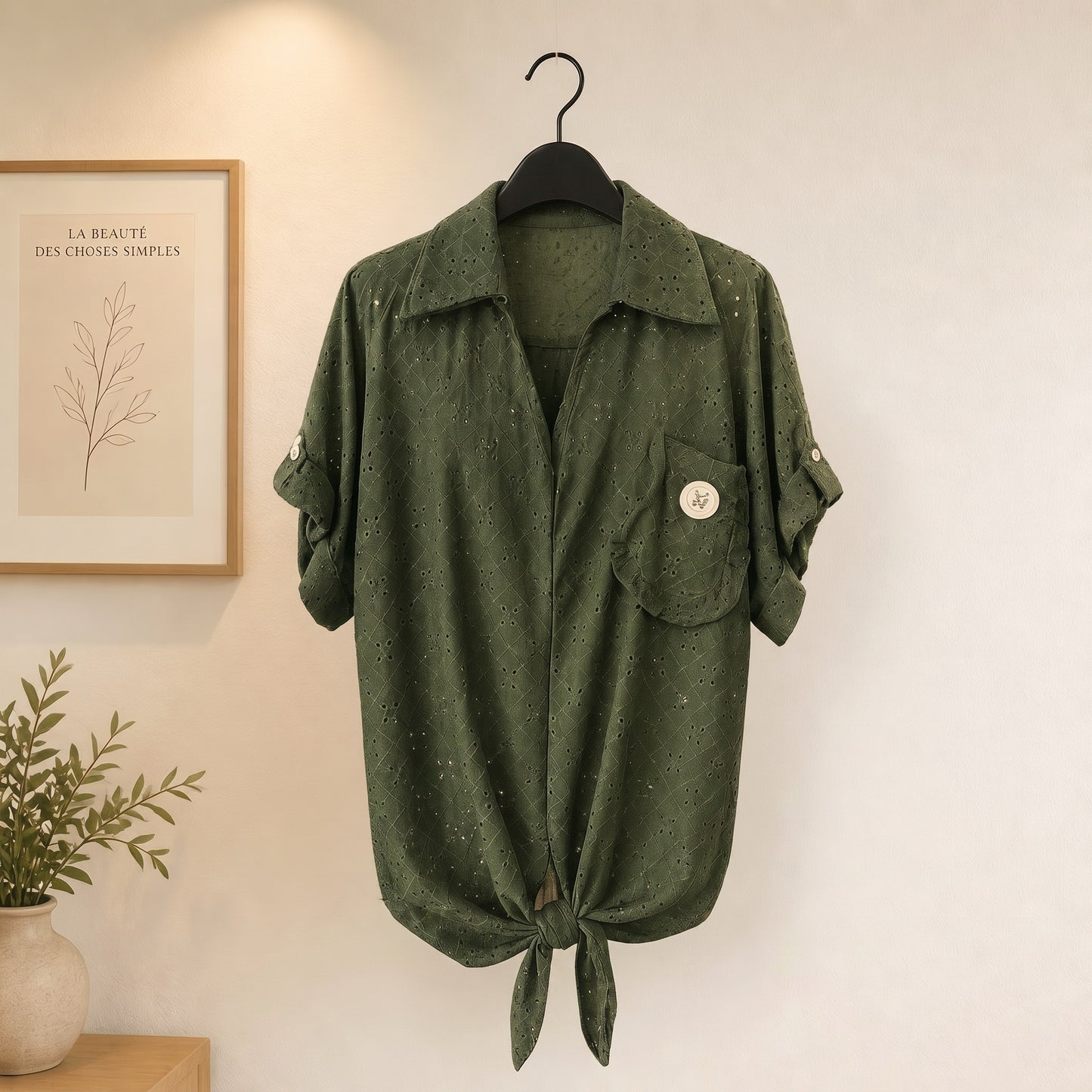 Bluse zum Binden mit Lochstickerei