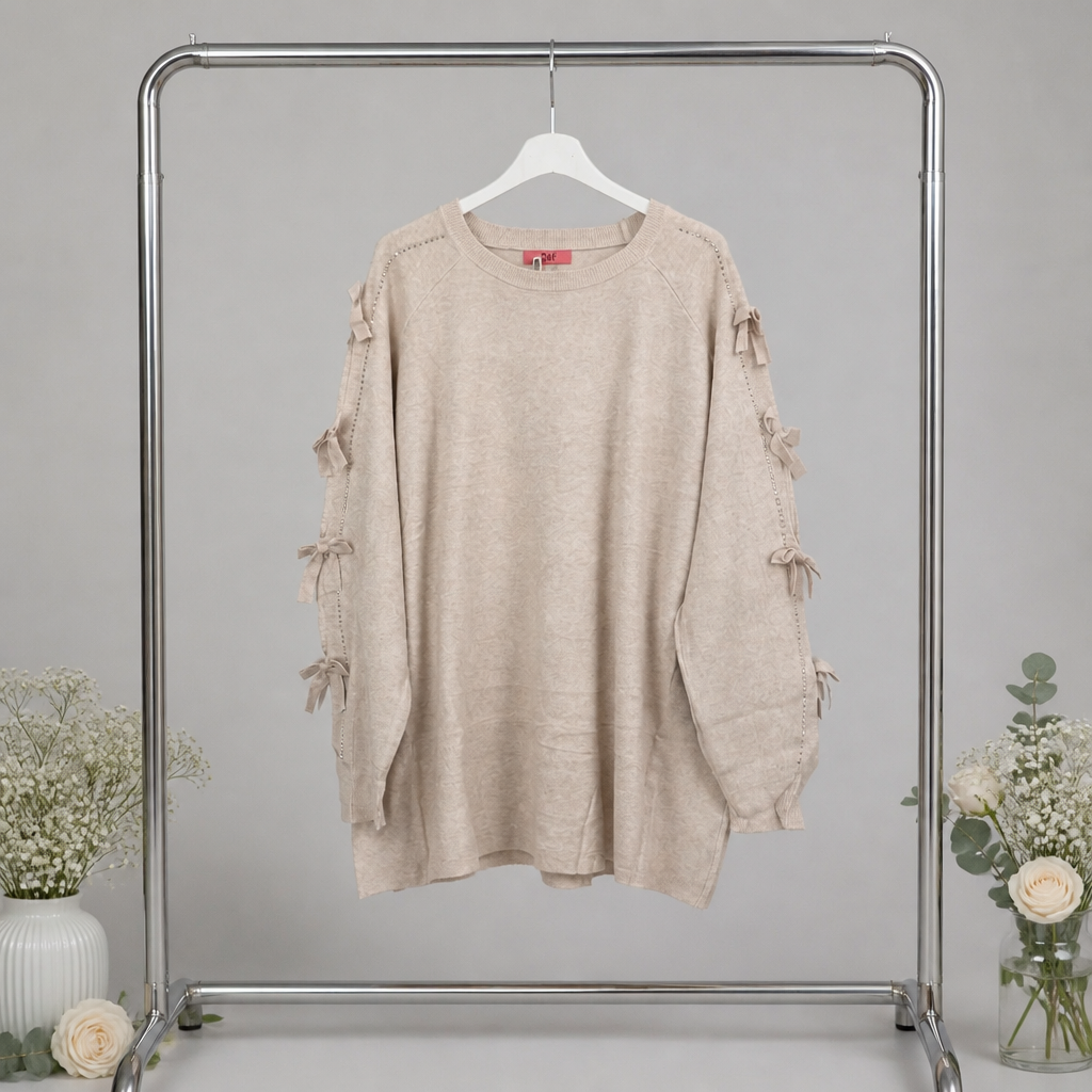 Strickpulli mit Cutouts und Schleifen