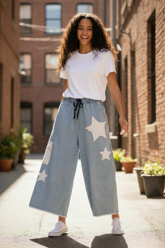 Leichte weite Jeans mit Spitzen Patch