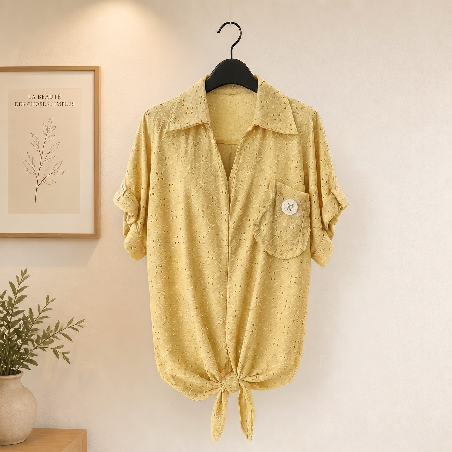 Bluse zum Binden mit Lochstickerei