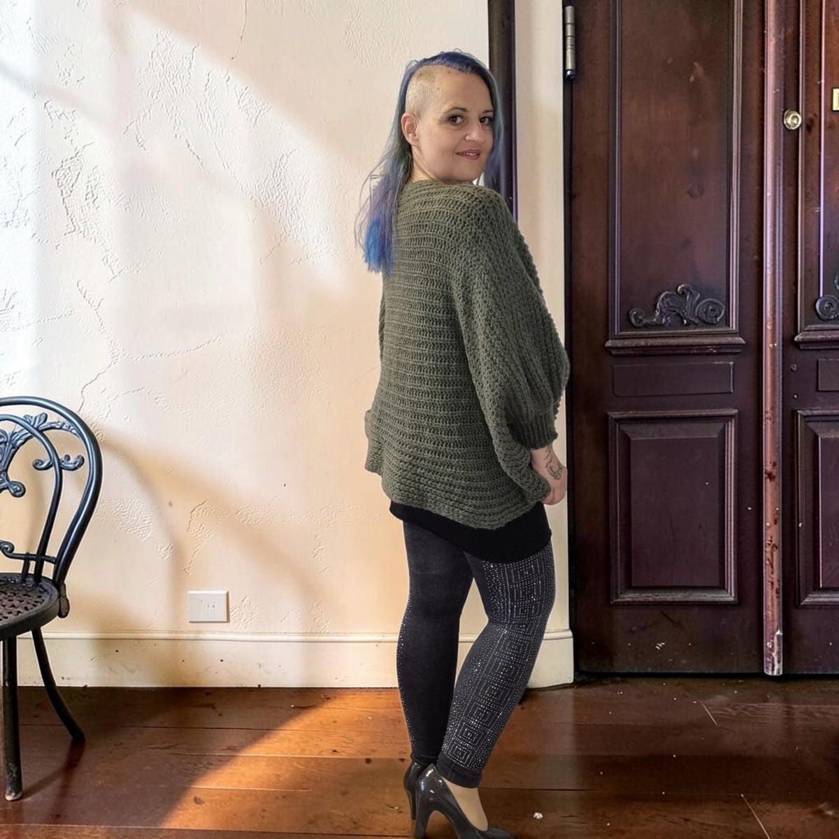 Strickpulli mit Raffung