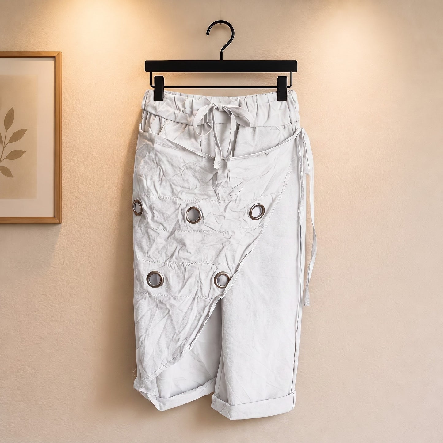 Lässige Capri mit Ösen