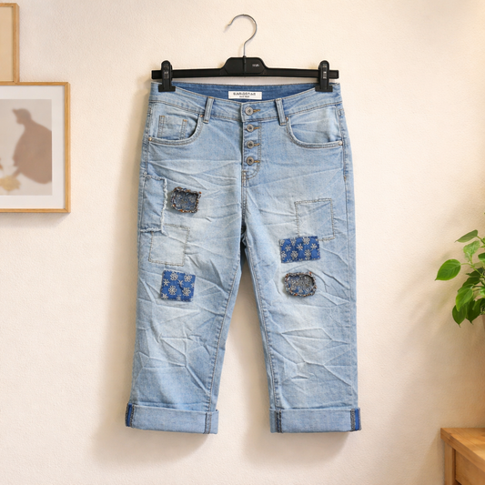Capri Jeans mit Patches