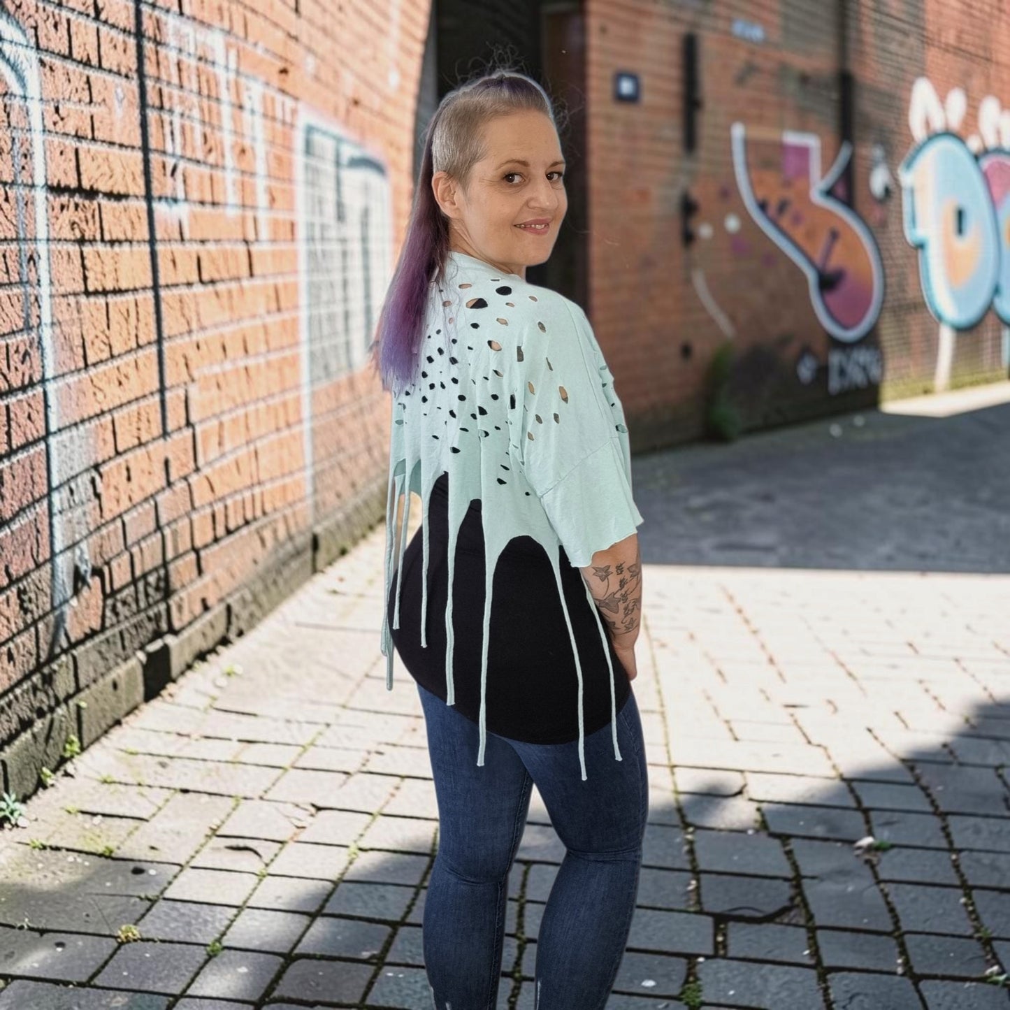 Crop Top mit Fransen und Cutouts