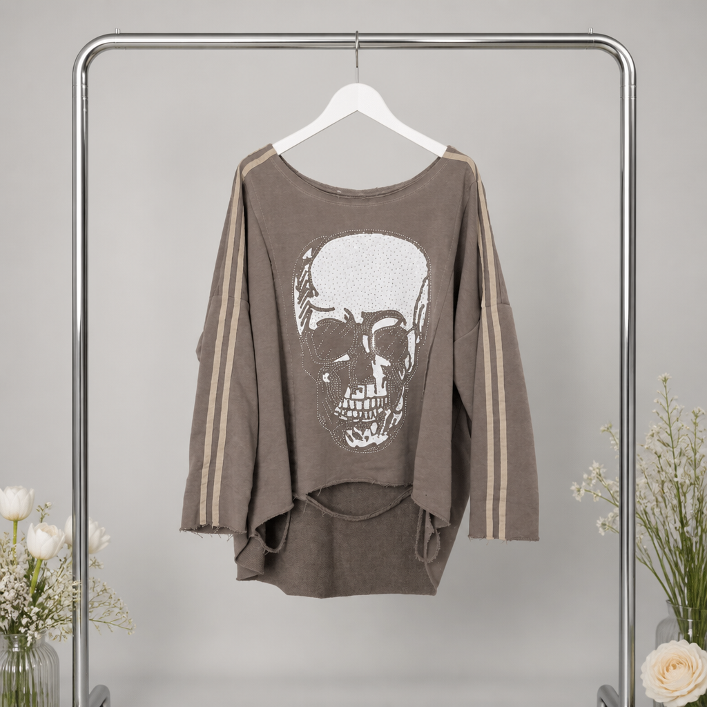 Sweater mit Totenkopf