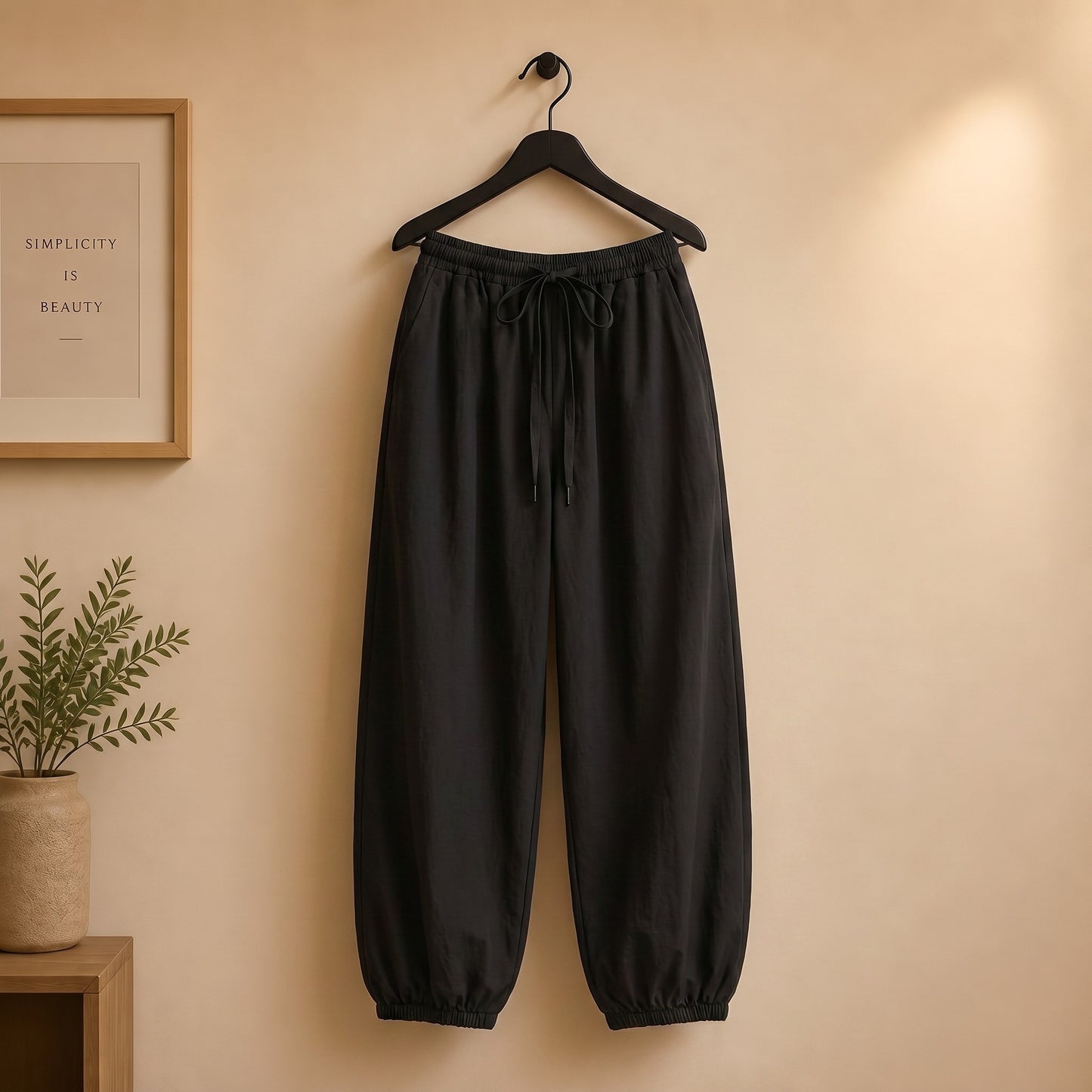 Leichte Baumwollhose mit Bündchen